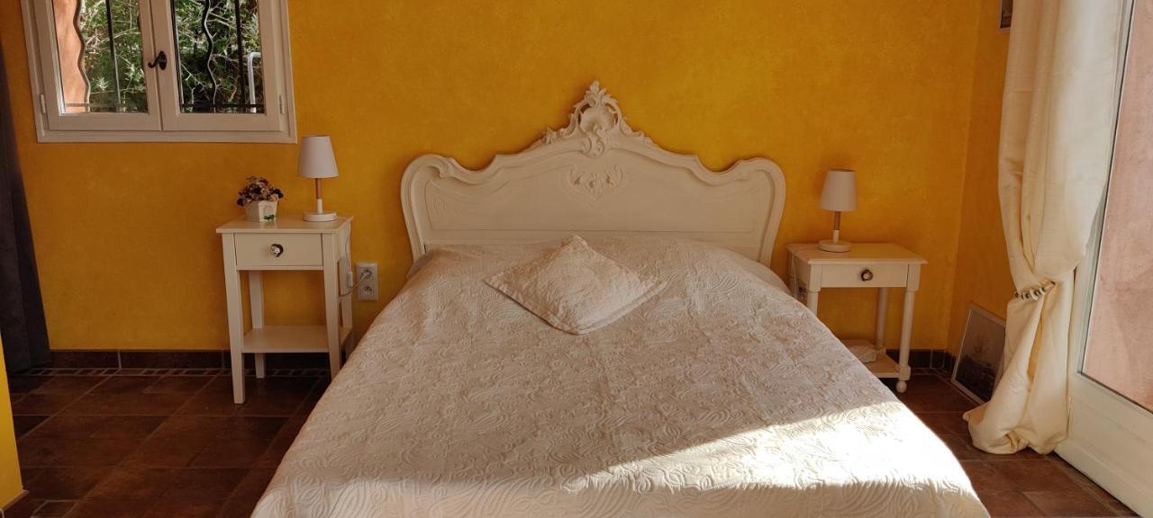 Hotel Sous Les Oliviers Tourrettes Zewnętrze zdjęcie